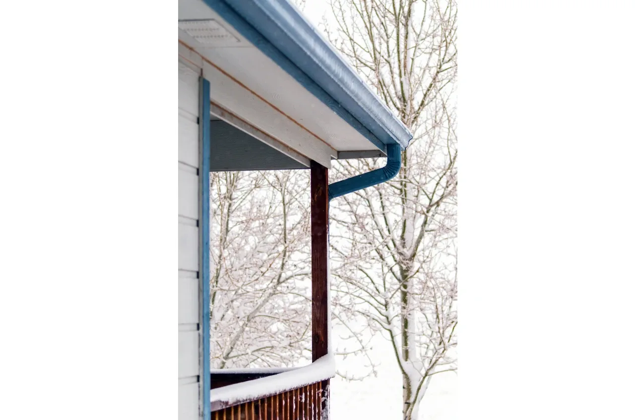 Preparing Your Gutters For Winter — illustration